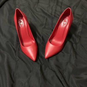 NWOT Brooks Bros red pumps